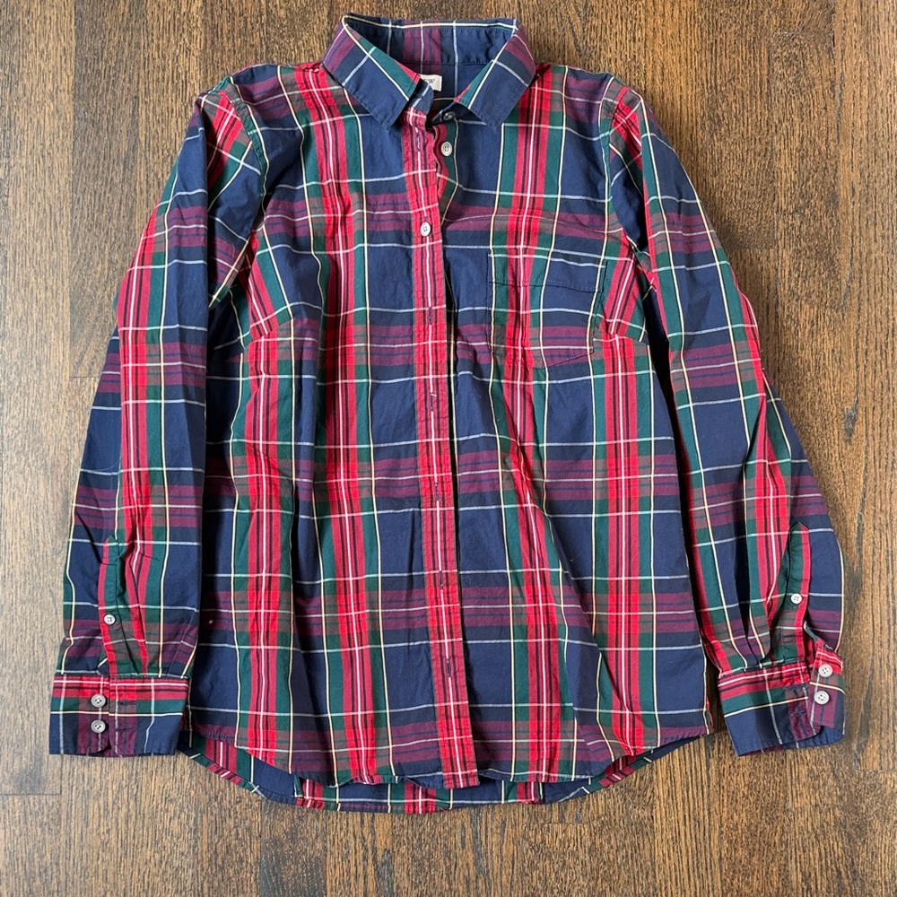 Women’s plaid button down.